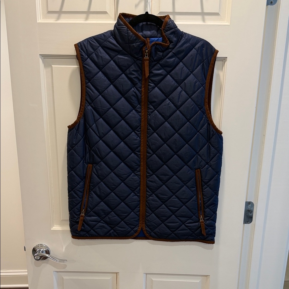 Vineyard Vines Men's Navy Quilted Vest with Brown Accents
